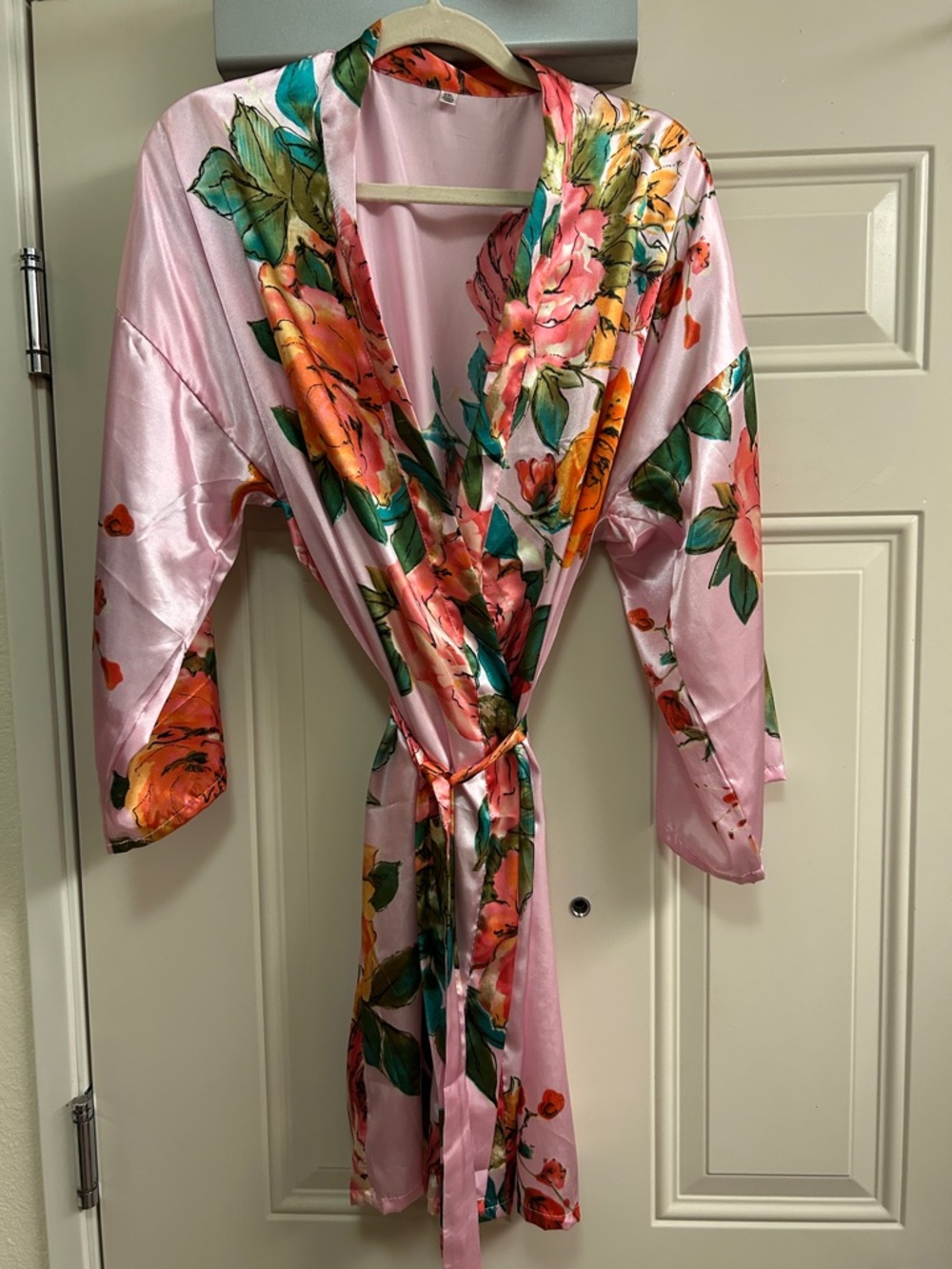 Pink Floral Robe with Belt and interior tie Size XXL